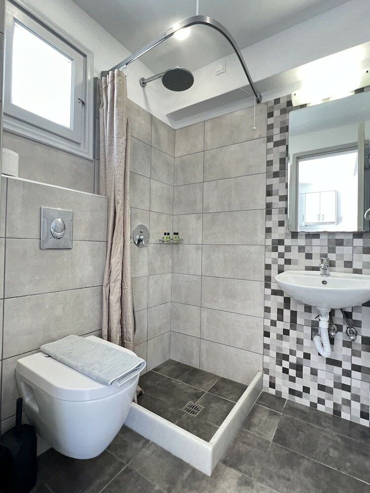 Фото White Lily - Adults Only 16 plus