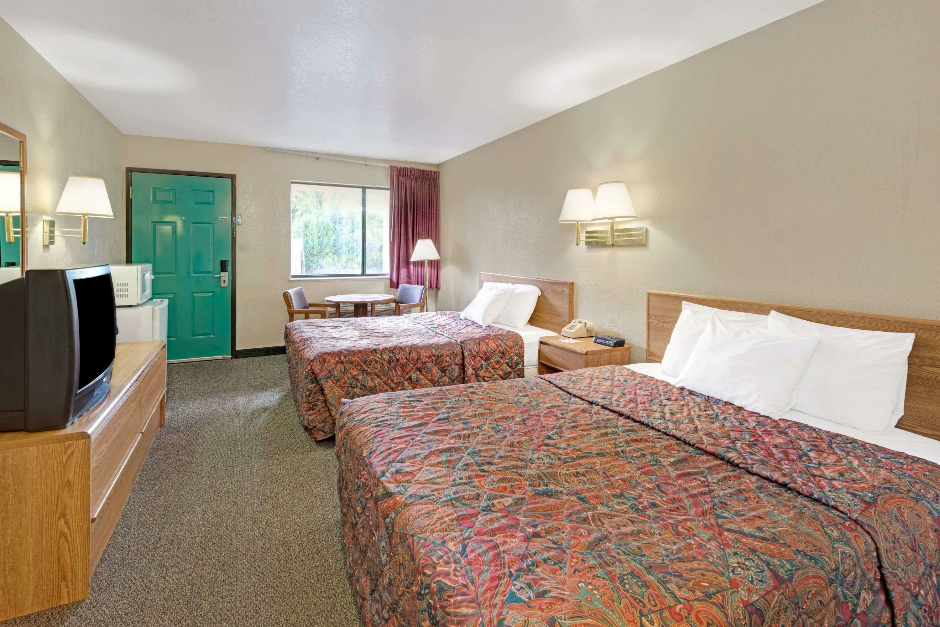 Фото Days Inn by Wyndham Espanola