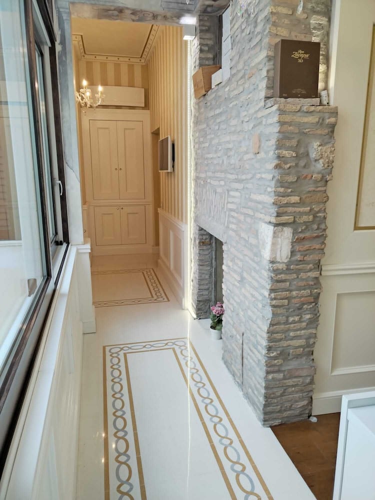 Фото Rental In Rome Piazza Venezia View Luxury Apartment B