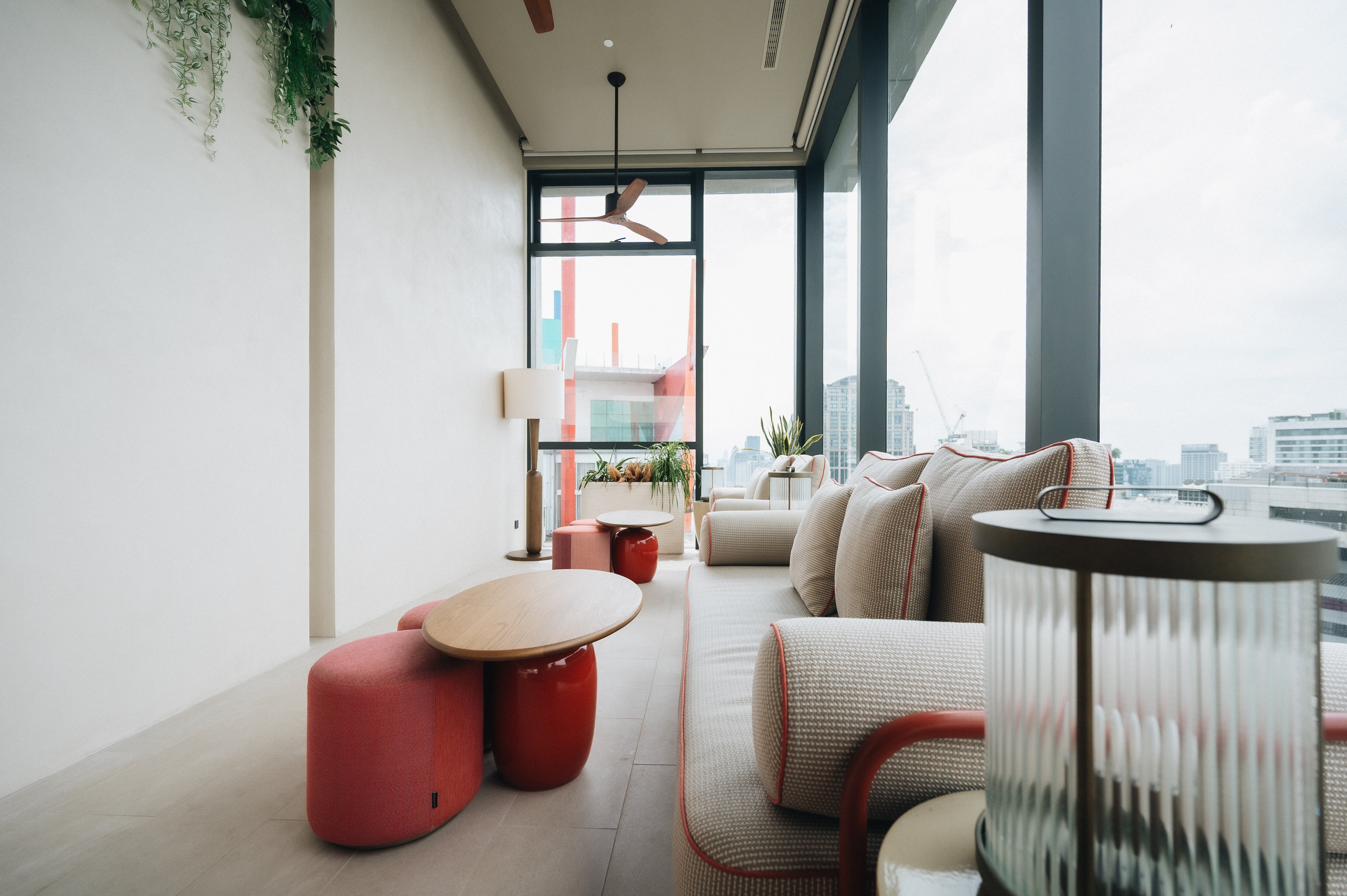 Фото KROMO Bangkok, Curio Collection by Hilton