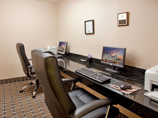 Фото Holiday Inn Express Kansas City-Liberty, an Ihg Hotel