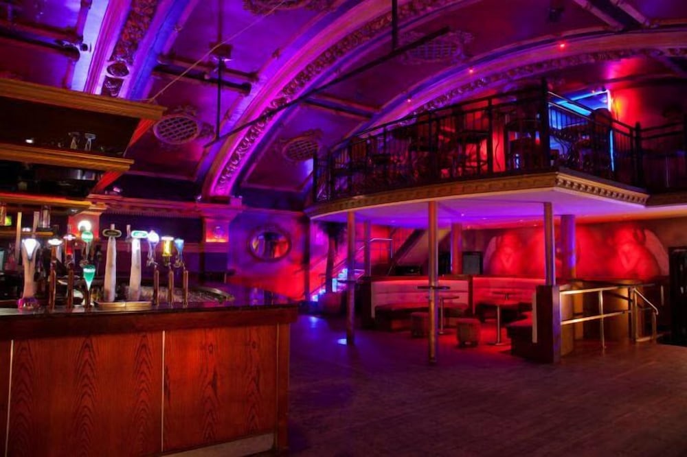 Фото Camden Deluxe Hotel