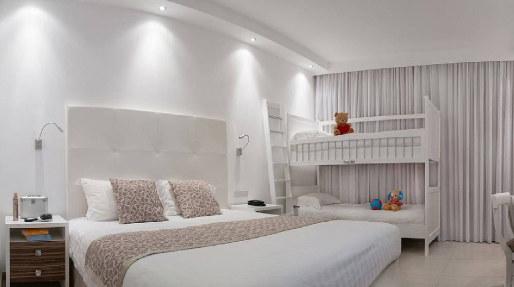 Фото Asterias Beach Hotel