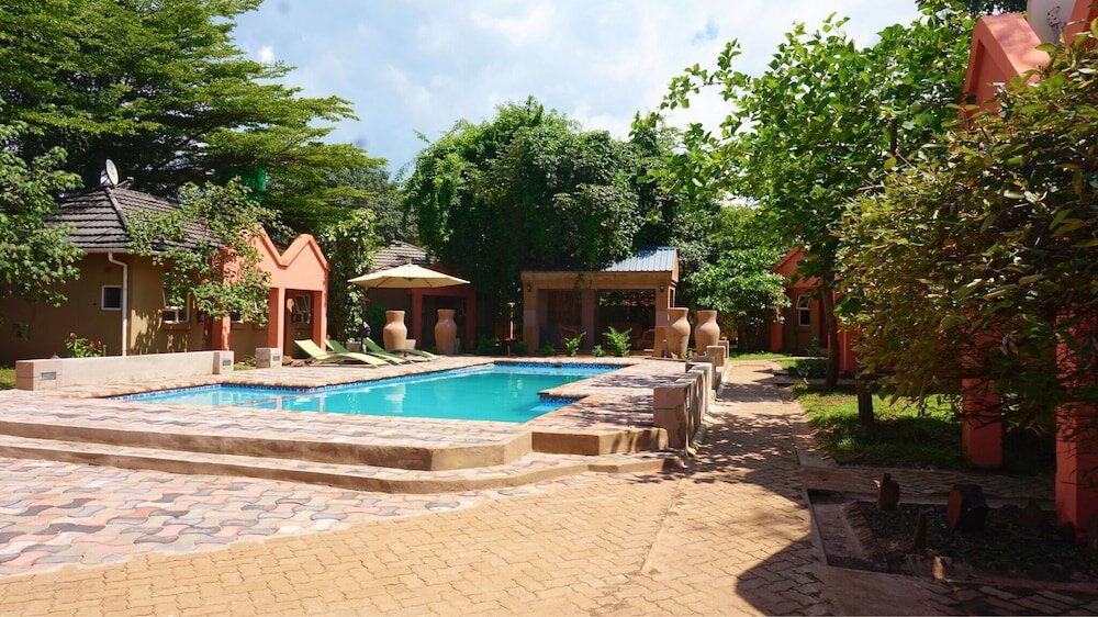 Фото отеля 2