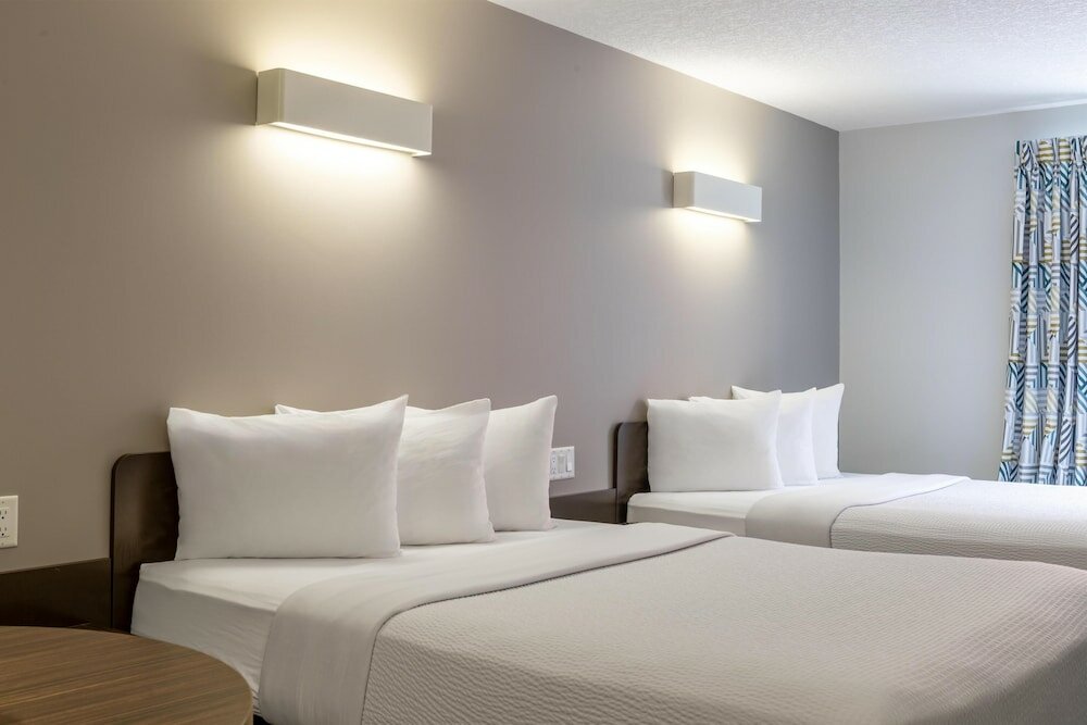 Фото Motel 6 Airdrie, Ab