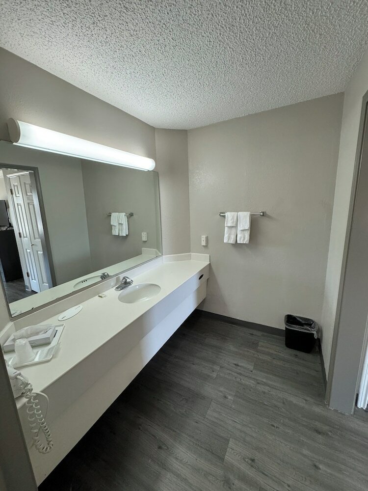 Фото Days Inn by Wyndham Georgetown