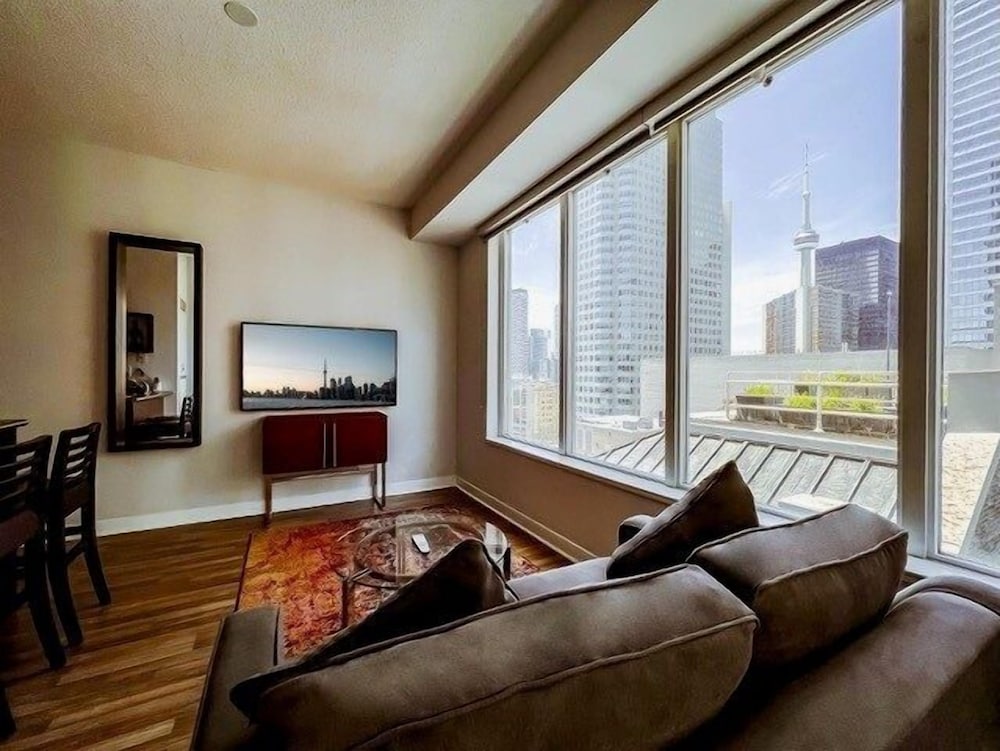 Фото Executive Hotel Cosmopolitan Toronto