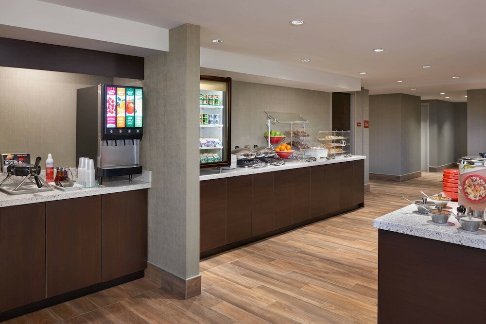 Фото TownePlace Suites by Marriott Oshawa