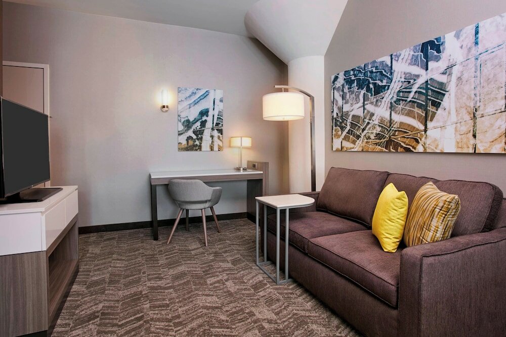 Фото SpringHill Suites by Marriott Milwaukee Downtown