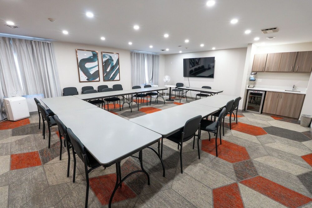 Фото Quality Suites London