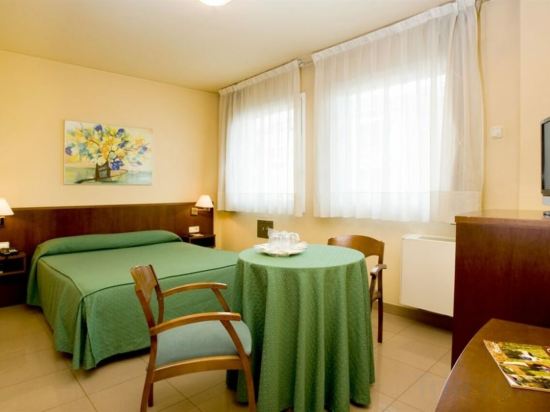 Фото Hotel La Perla