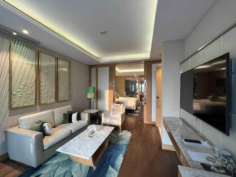 Фото Renaissance Dhaka Gulshan Hotel