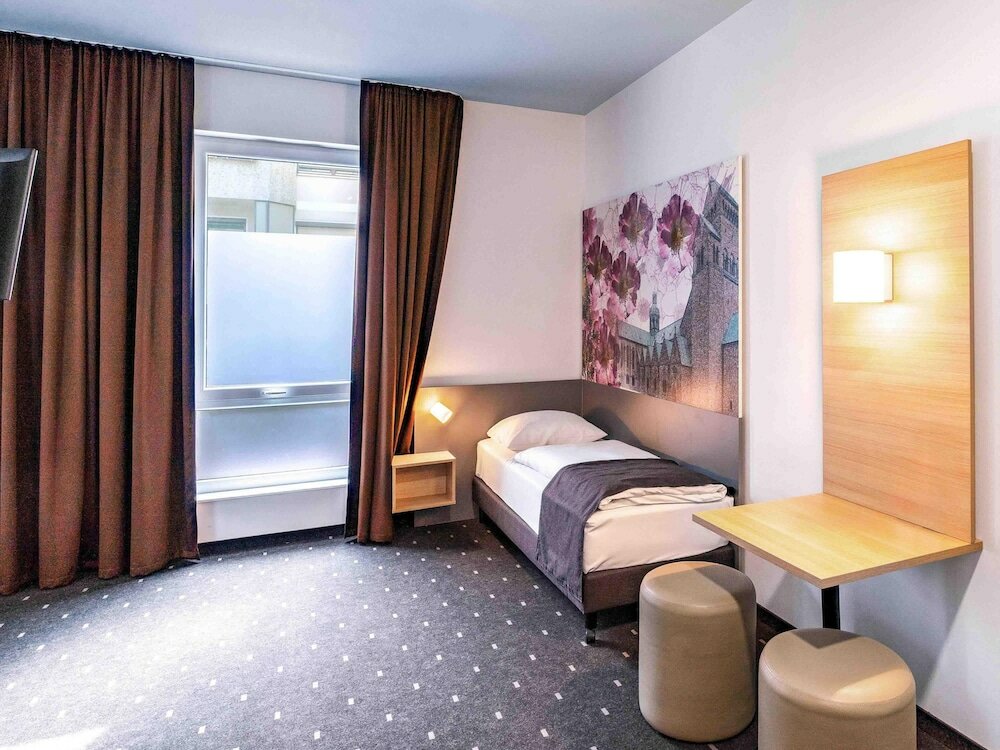 Фото B&b Hotel Hildesheim