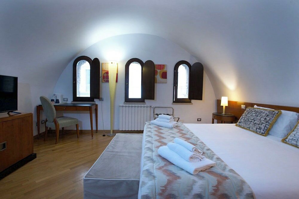 Фото St. Peter' Six Rooms & Suites