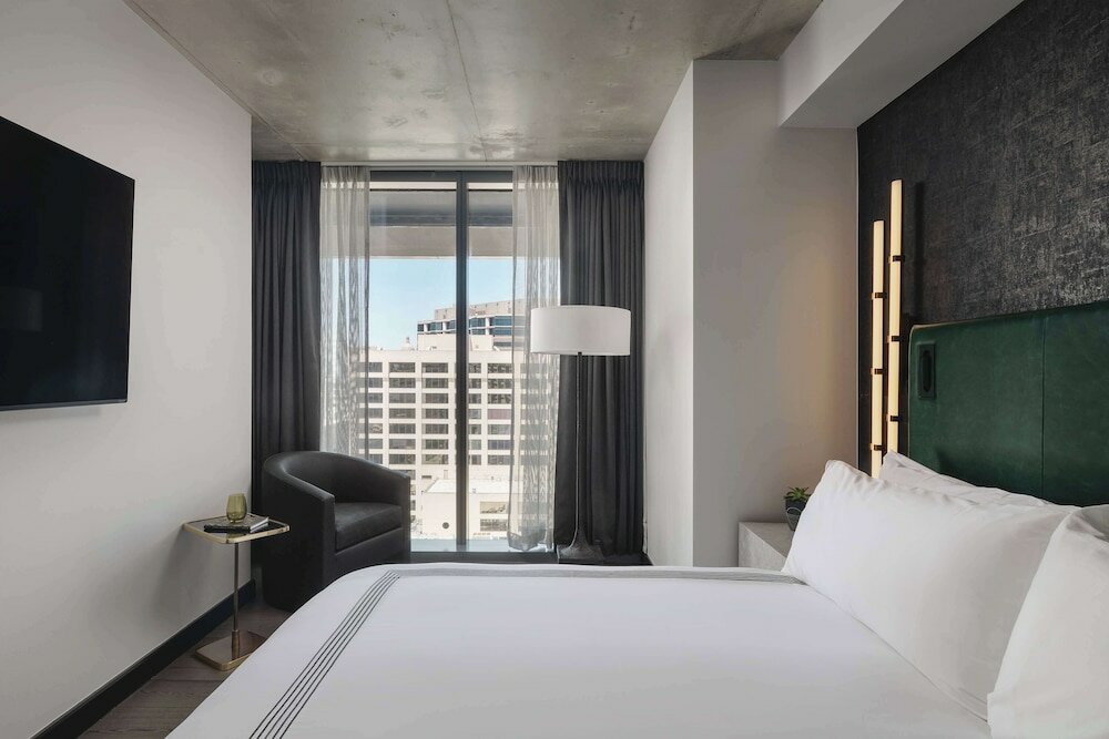 Фото Thompson Austin