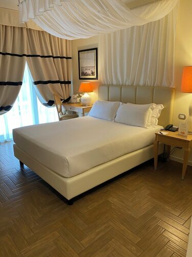 Внешний вид отеля Erbavoglio Hotel в Римини, фото 2