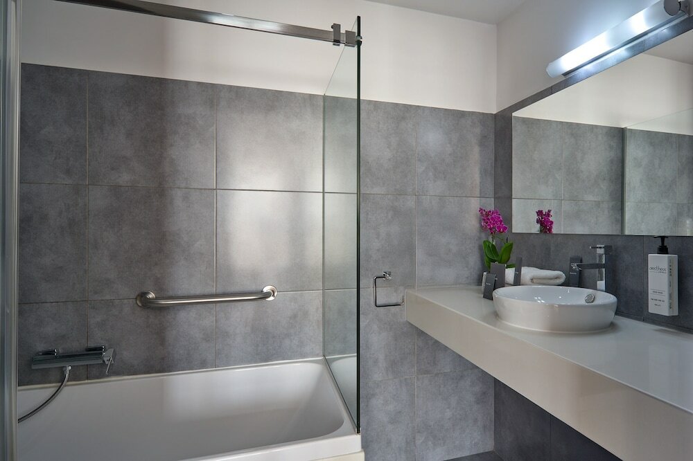 Фото Breeze Boutique Hotel