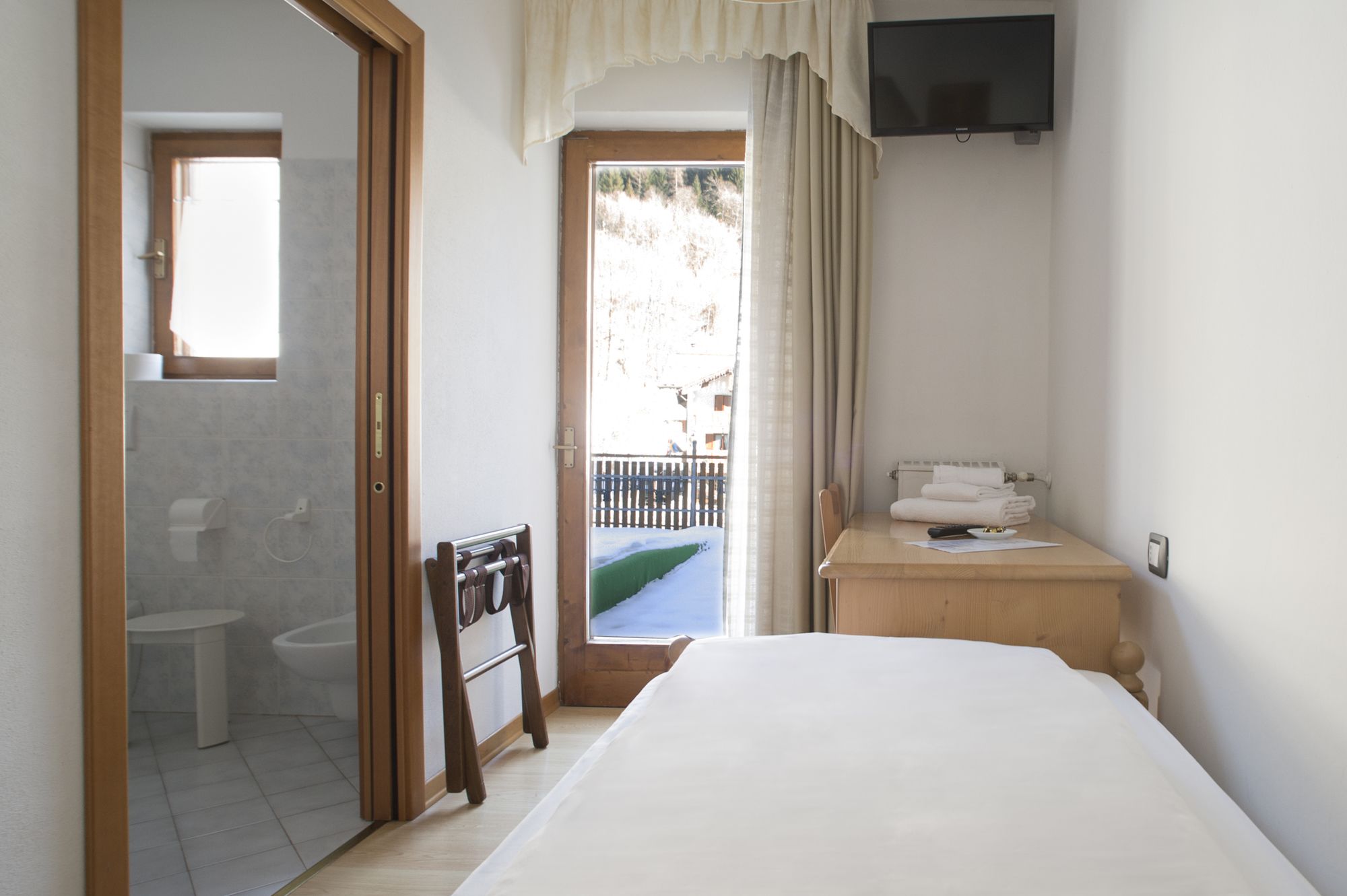 Фото Casteluce Hotel Funivie Pinzolo