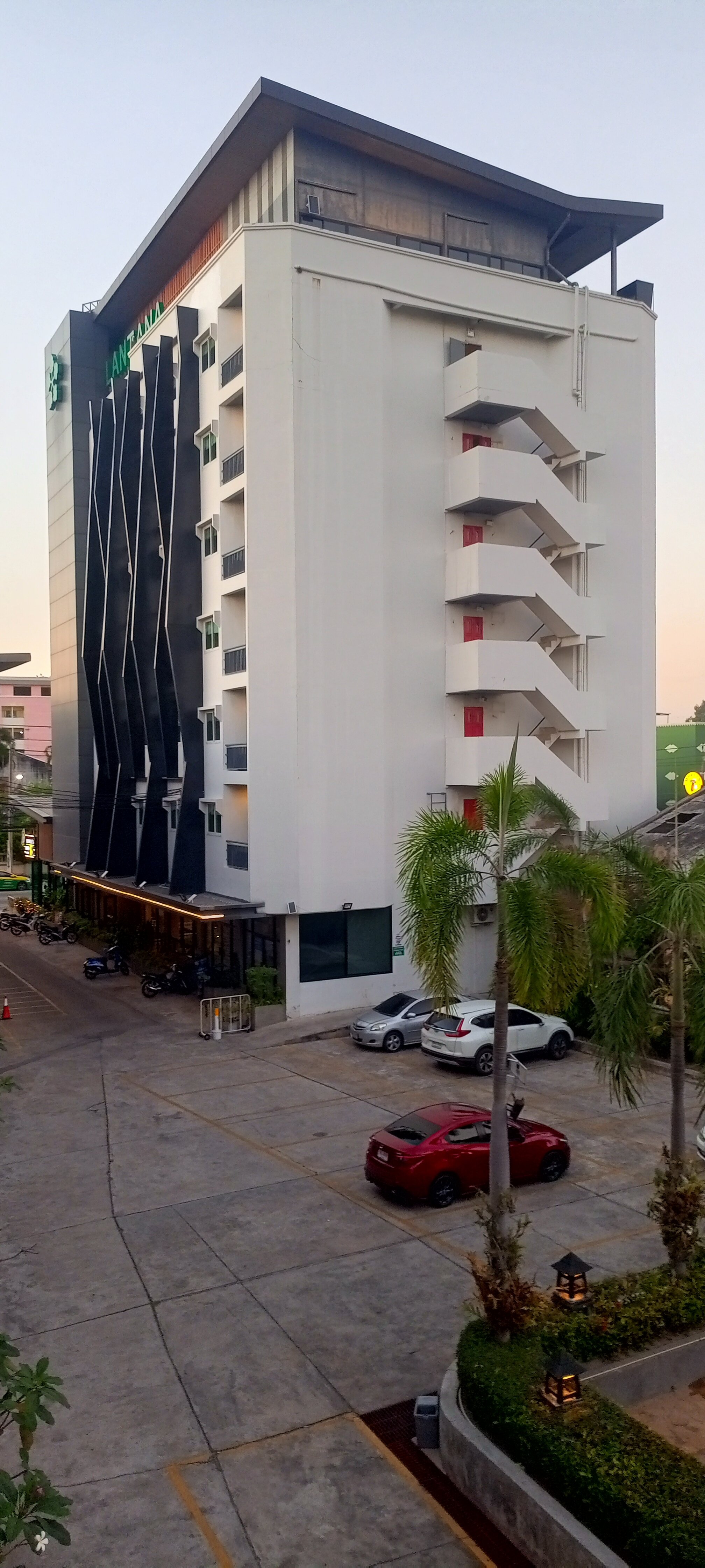 Фото Lantana Pattaya Hotel & Resort