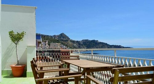 Гостиница Mediterraneo Guesthouse в Джардини-Наксосе