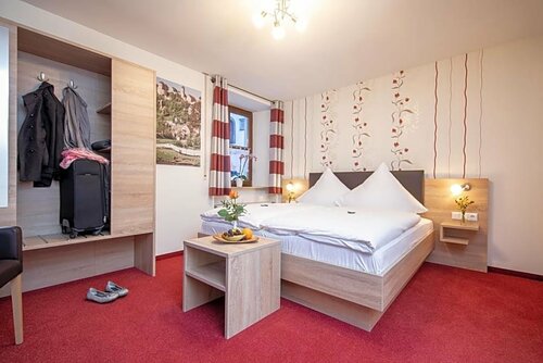 Гостиница Hotel-Restaurant Straussen в Донауверте