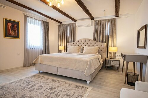 Flag Suites