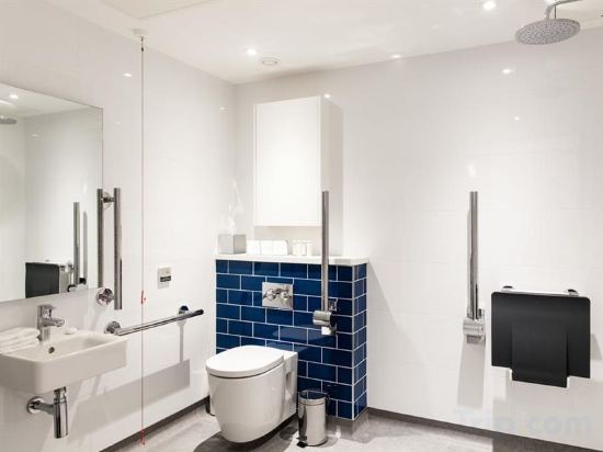 Фото Rockwell East