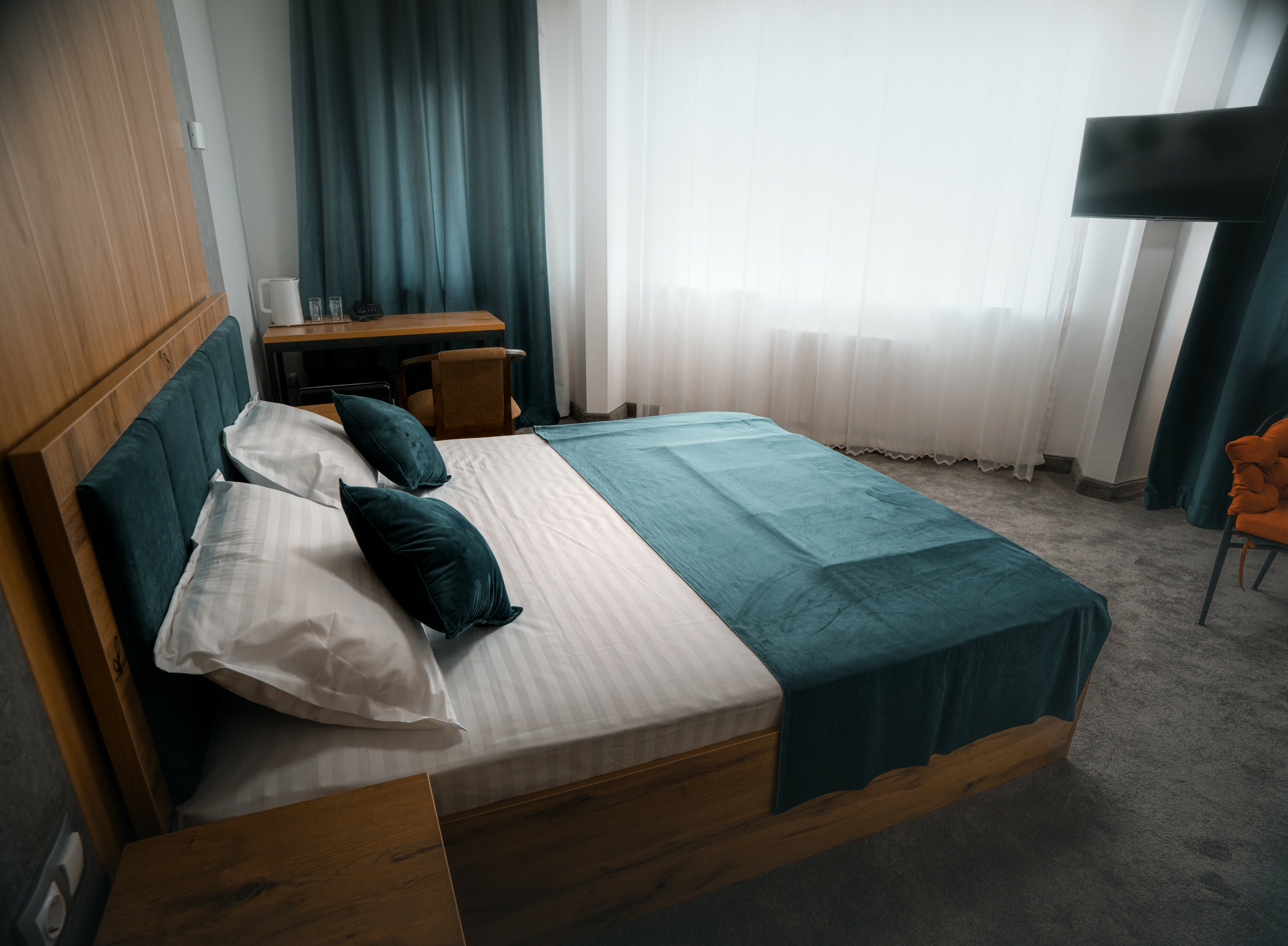 Фото Art Plaza Hotel