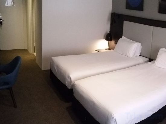Фото CKS Sydney Airport Hotel