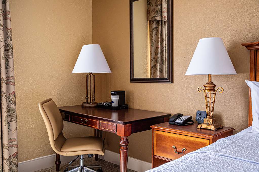 Фото Hampton Inn Charleston-Historic District