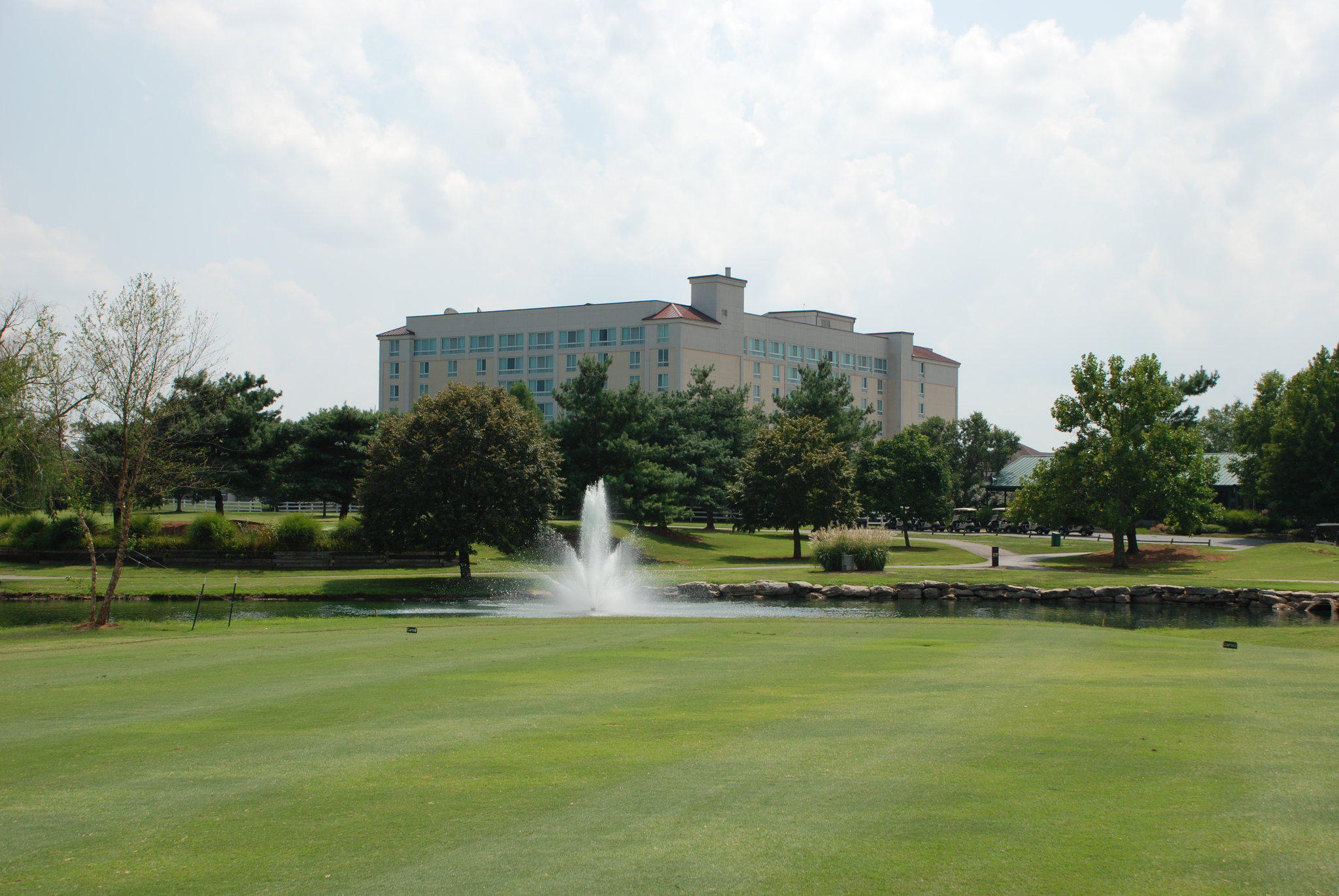 Фото Holiday Inn University Plaza-Bowling Green, an Ihg Hotel