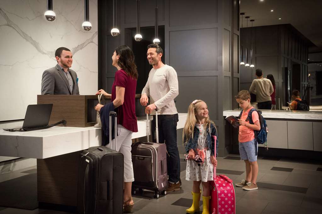 Фото The Logan Philadelphia, Curio Collection by Hilton
