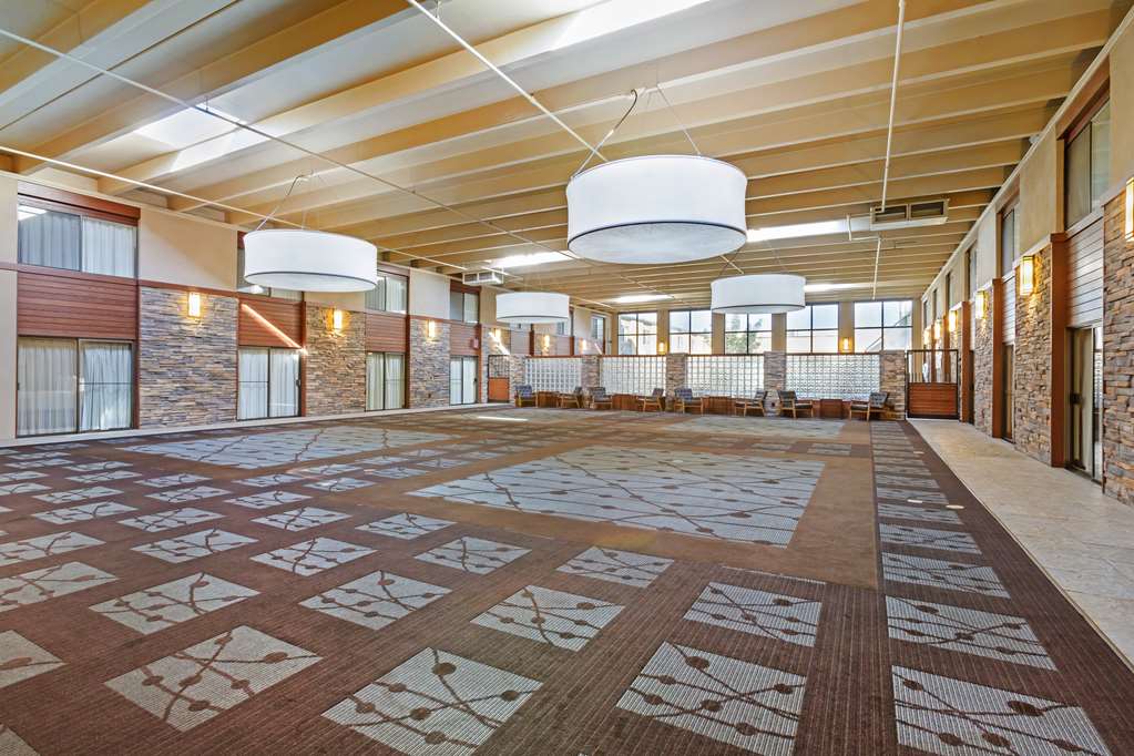 Фото Best Western Plus GranTree Inn