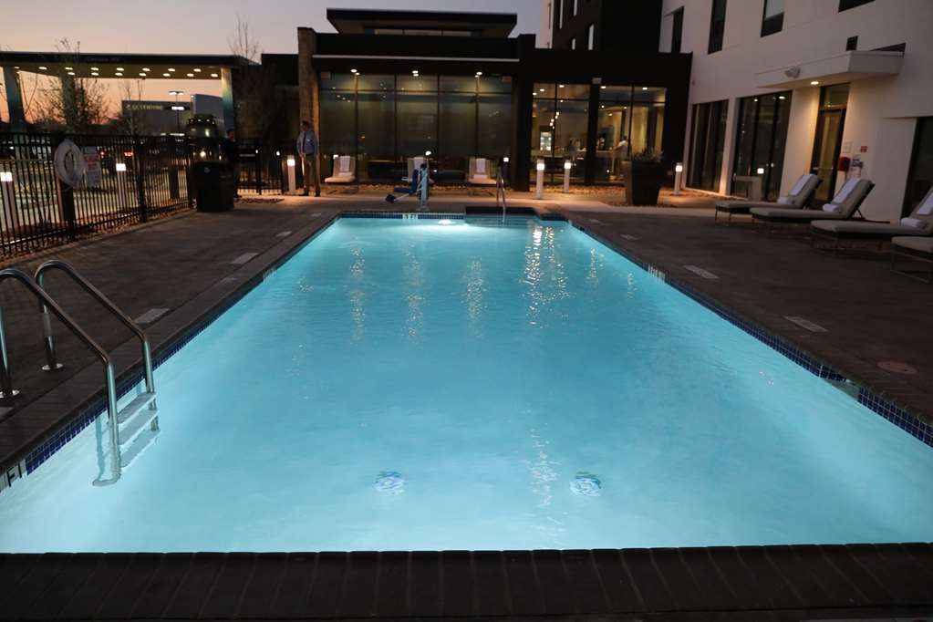 Фото Hilton Garden Inn Austin Airport