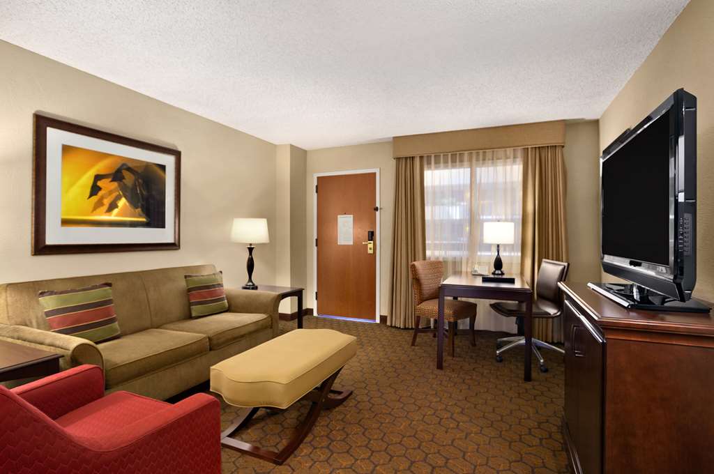 Фото Embassy Suites by Hilton Austin Arboretum