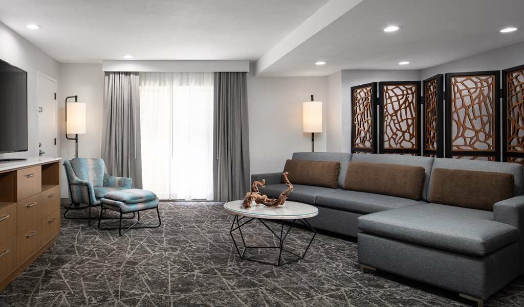 Фото Doubletree by Hilton Sacramento