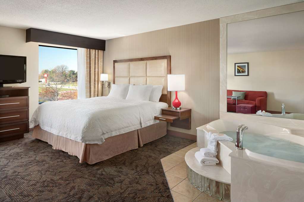 Фото Hampton Inn & Suites Detroit/Sterling Heights