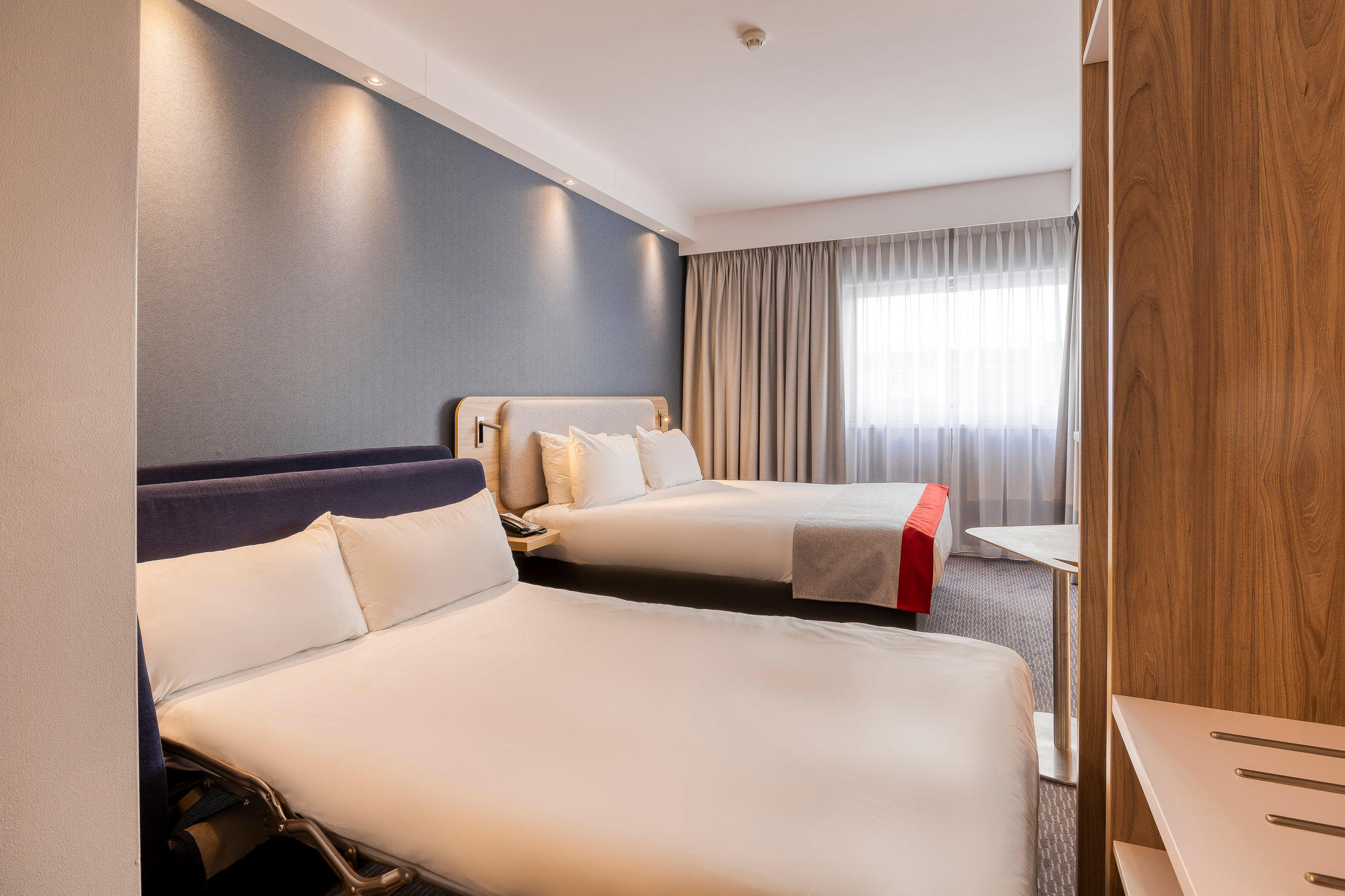 Фото Holiday Inn Express Mechelen City Centre an Ihg Hotel