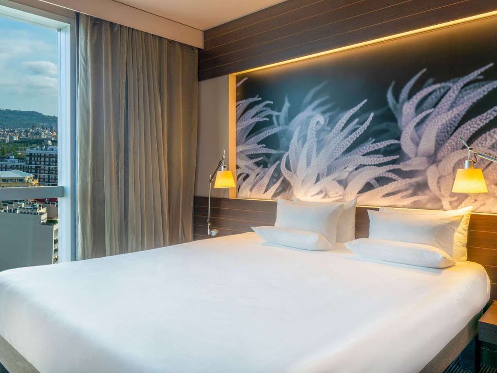 Фото Novotel Barcelona City