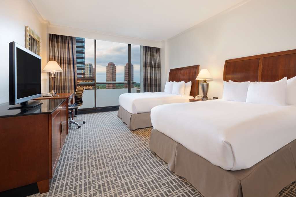 Фото Hilton Houston Post Oak by The Galleria
