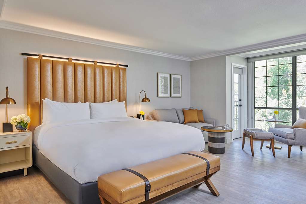 Фото The Inn at Saratoga, Tapestry Collection by Hilton