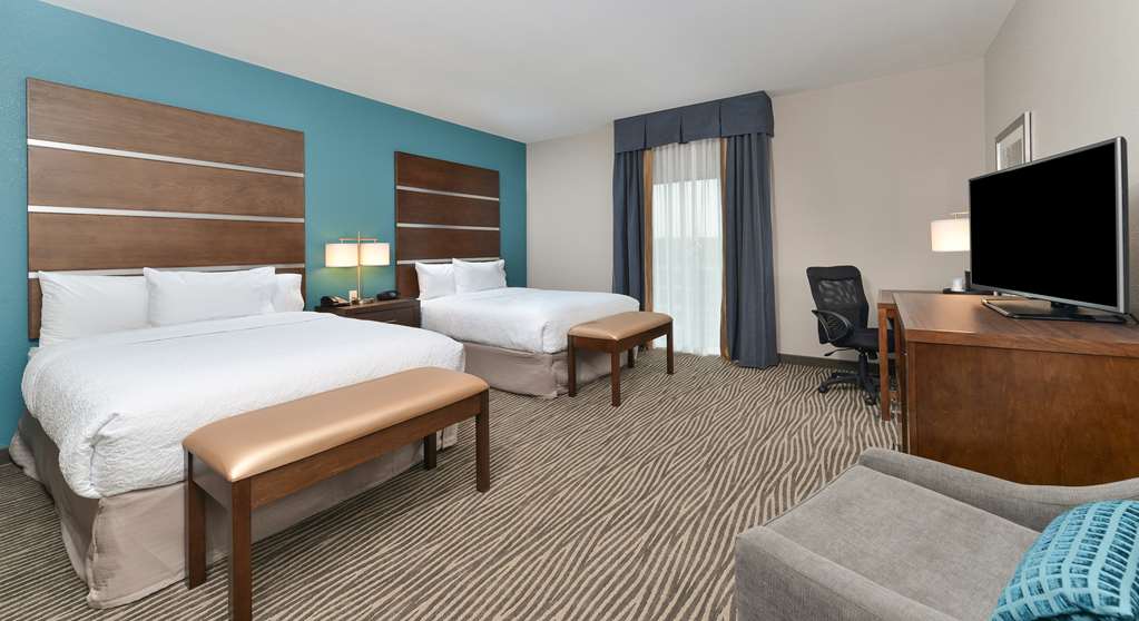 Фото Hampton Inn & Suites Des Moines Downtown