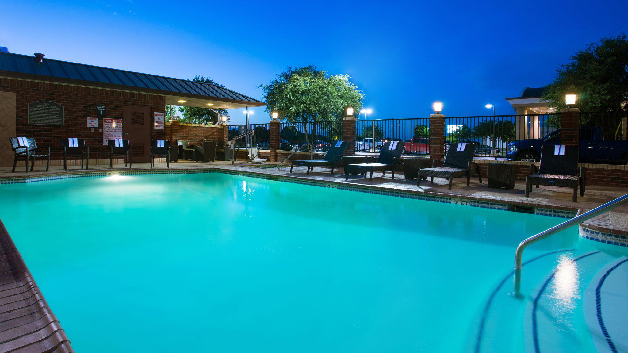 Фото Holiday Inn Express & Suites Midland Loop 250, an Ihg Hotel
