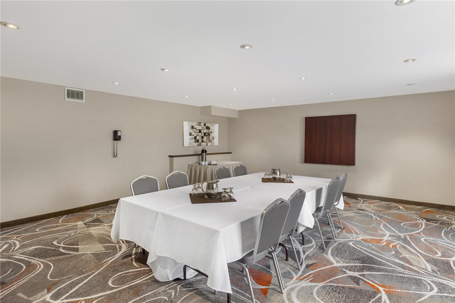 Фото Best Western Plus Rose City Suites