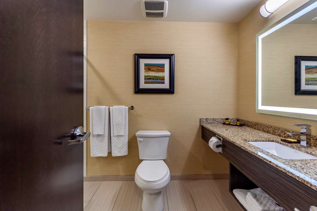 Фото Best Western Plus Drayton Valley All Suites