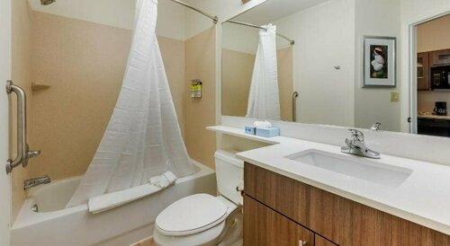 Гостиница Candlewood Suites Fort Myers Sanibel Gateway, an Ihg Hotel в Форте Майерсе