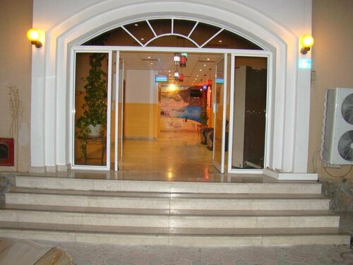 Гостиница Atlas Hotel Apartments в Сухаре