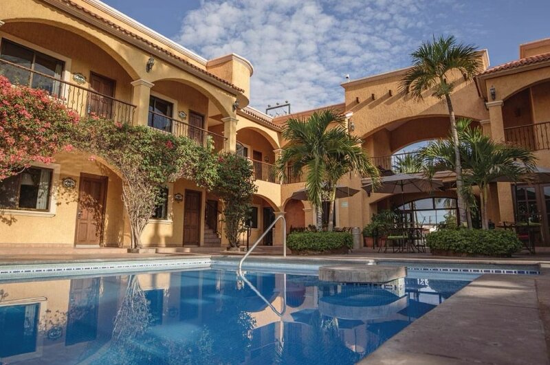 Гостиница Hacienda Suites Loreto в Лорето