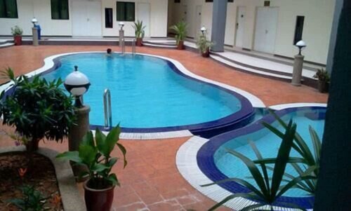 Гостиница Sutera Hotel в Серембане