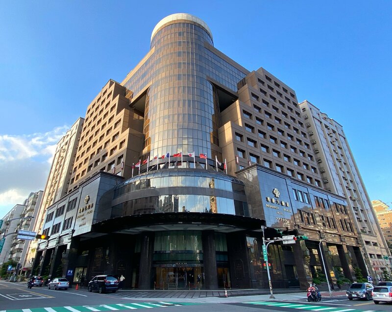 Гостиница Monarch Plaza Hotel